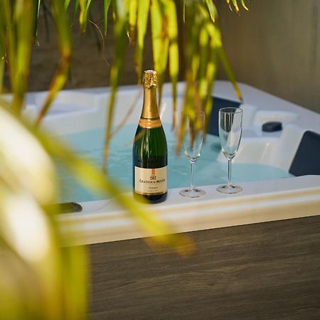 Suite Atypique - Jacuzzi Privatif En Centre Ville De Cognac Buitenkant foto