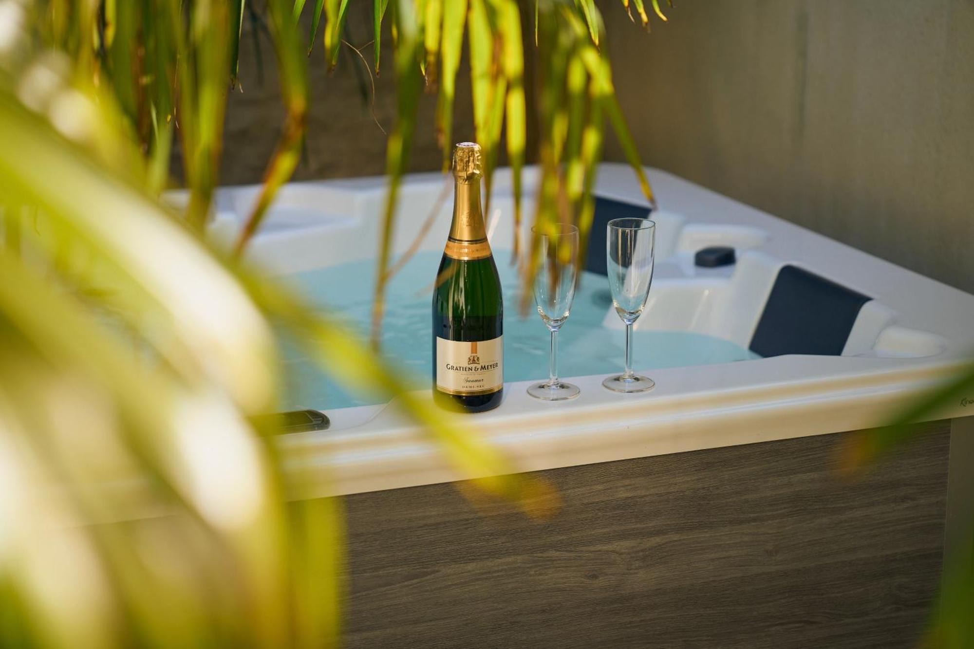 Suite Atypique - Jacuzzi Privatif En Centre Ville De Cognac Buitenkant foto