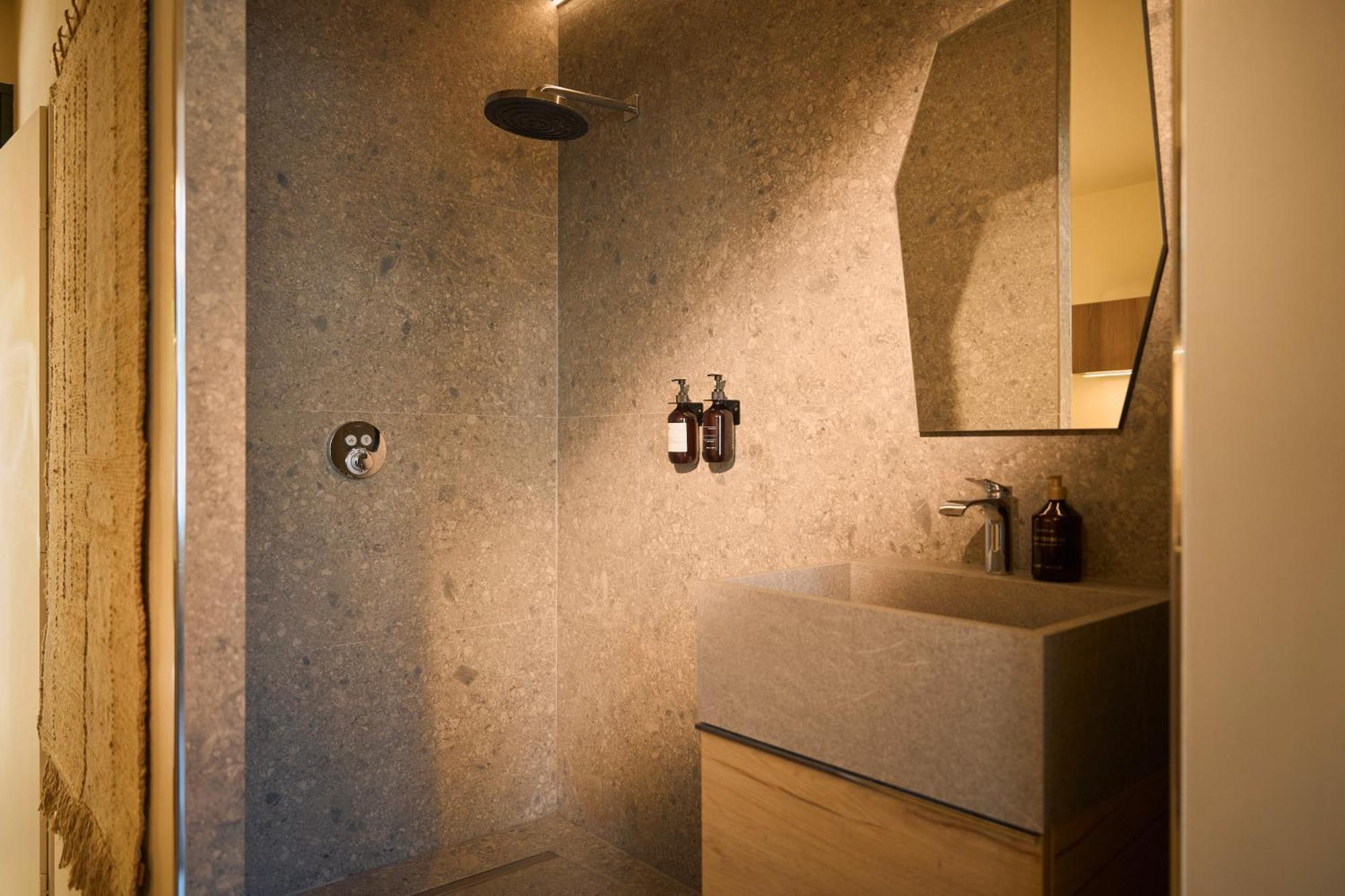 Suite Atypique - Jacuzzi Privatif En Centre Ville De Cognac Buitenkant foto