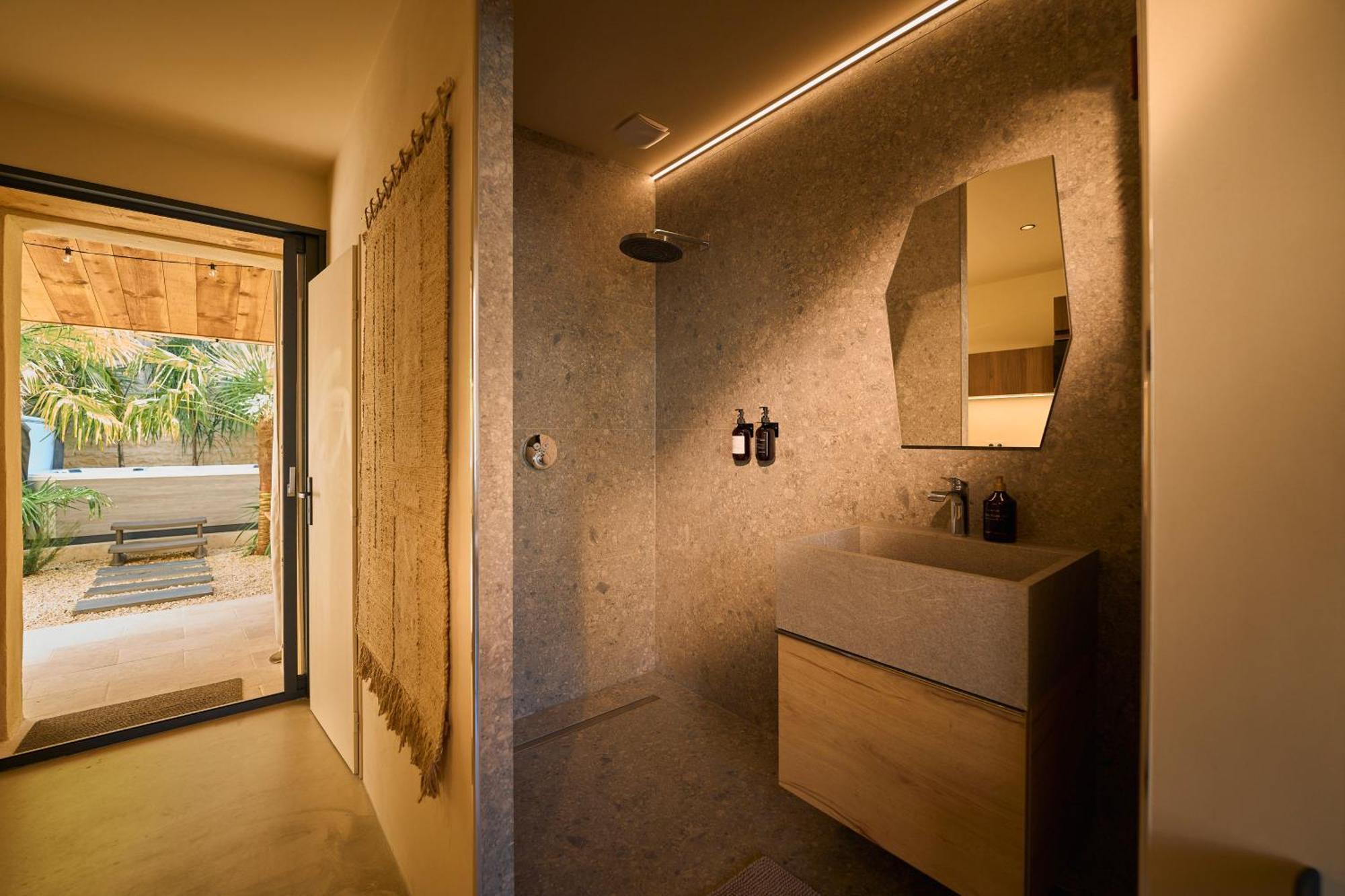 Suite Atypique - Jacuzzi Privatif En Centre Ville De Cognac Buitenkant foto