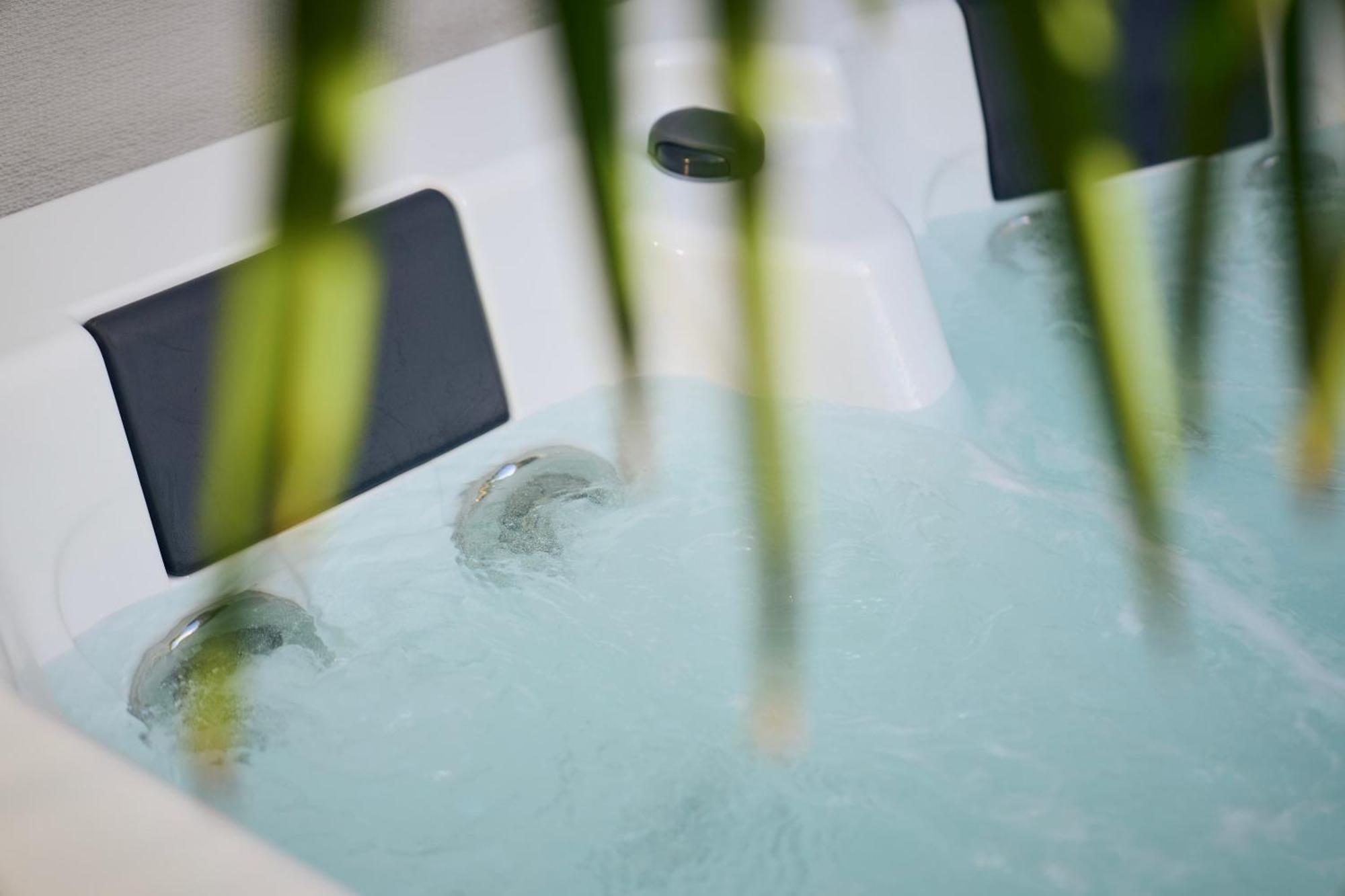 Suite Atypique - Jacuzzi Privatif En Centre Ville De Cognac Buitenkant foto